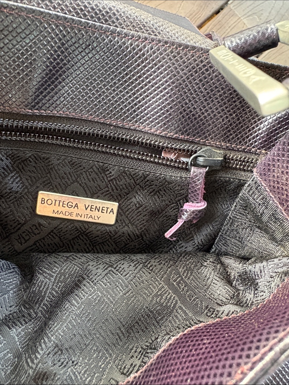 RARE VTG Bottega Veneta Plum Color Leather Shoulder Bag Silver Hardware Turnlock - Picture 7 of 12